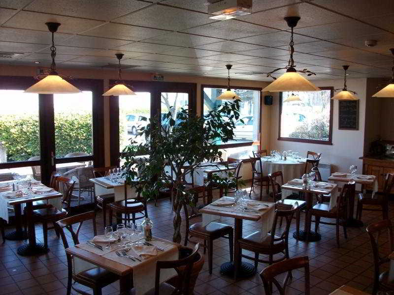 Kyriad Grenoble Sud - Seyssinet Esterno foto