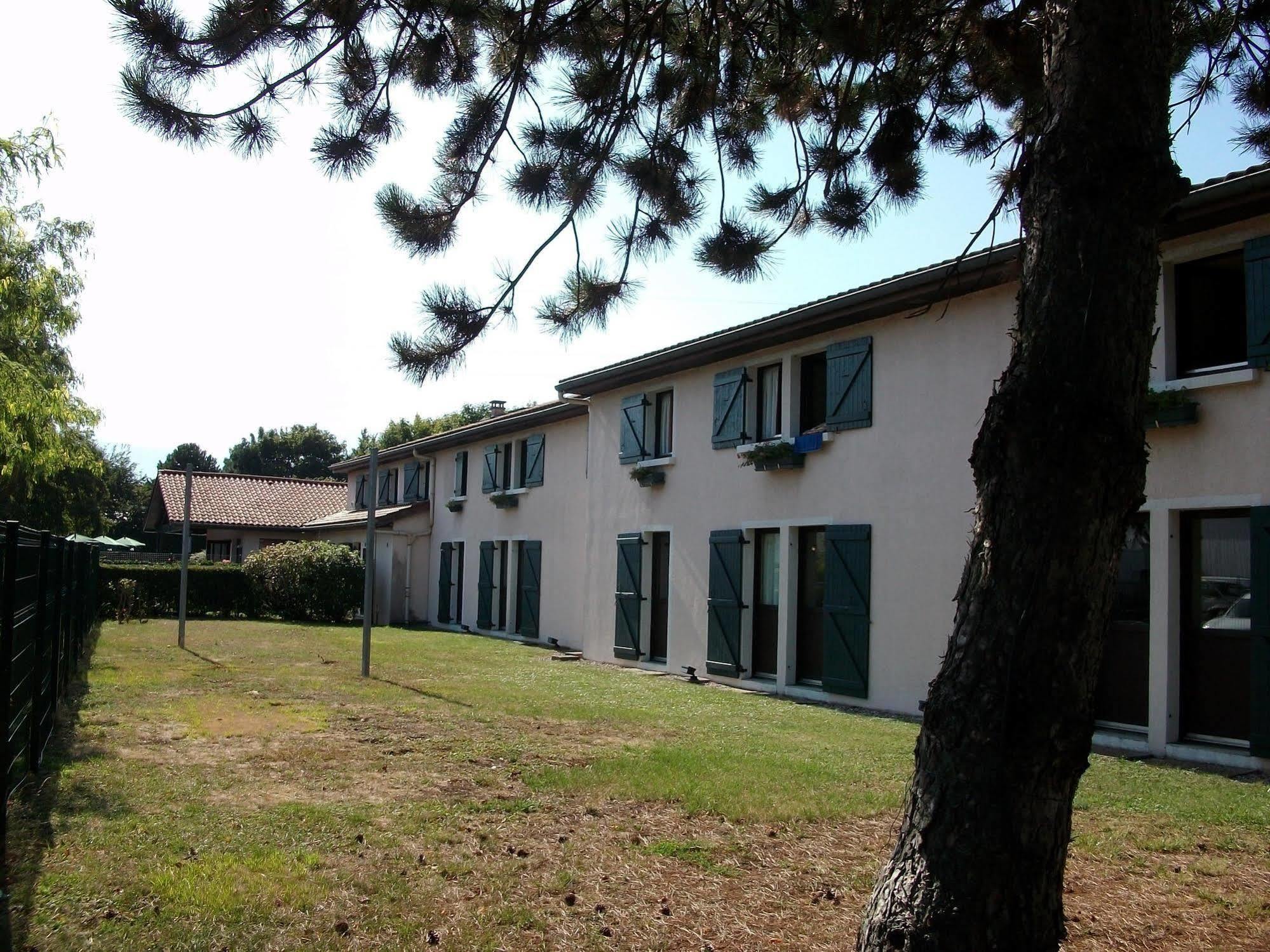 Kyriad Grenoble Sud - Seyssinet Esterno foto